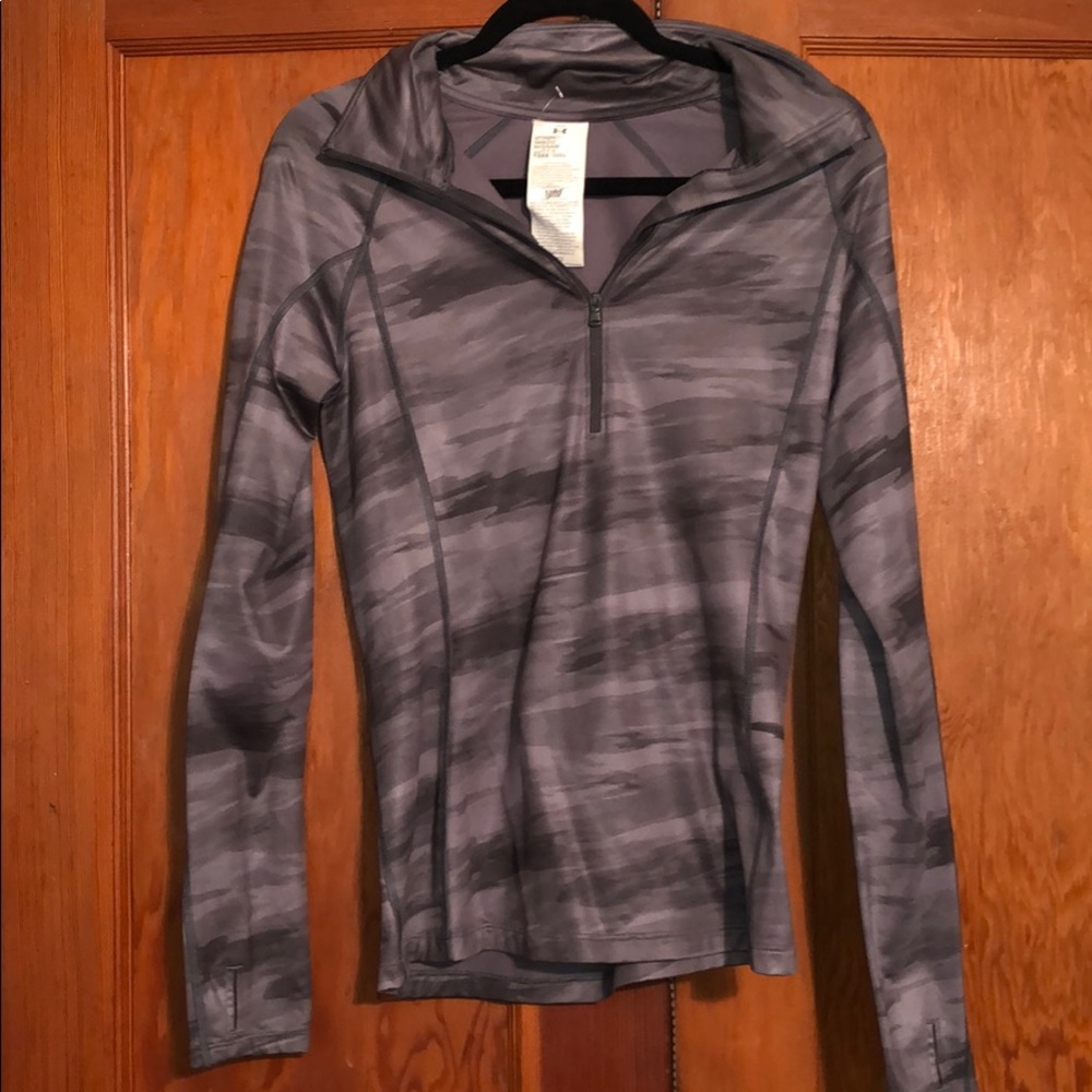 Under Armour Cold Gear pull over sweatshirt